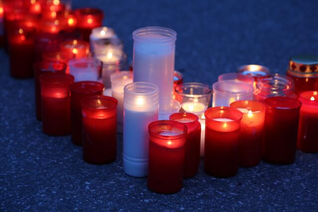 Rot-weiß-rot, zu einem Herz vereint. Zum Wieder-Zusammenfinden braucht es auch starke Symbole | Foto: Eckhart Herbe