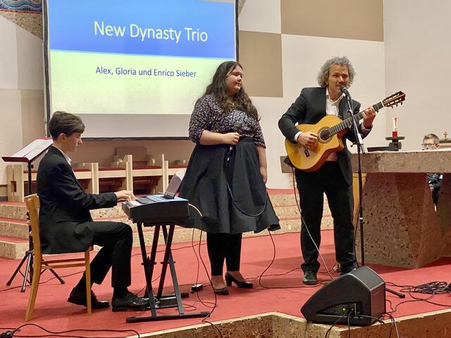 Das New Dynasty Trio gab drei Stücke zum Besten.