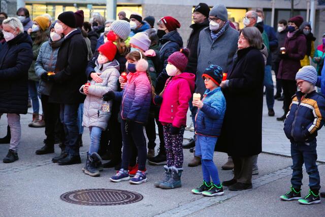 Es geht um ihre Zukunft! Es war vielen Eltern ein Anliegen, ihre Kinder Teil dieses humanitären Appells sein zu lassen. | Foto: Eckhart Herbe