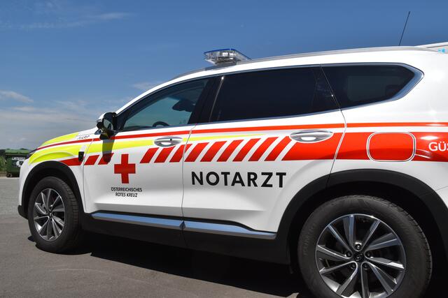 Der Notarztwagen ist beim Roten Kreuz in Güssing stationiert und sollte eigentlich rund um die Uhr mit einem Notarzt besetzt sein. | Foto: Martin Wurglits
