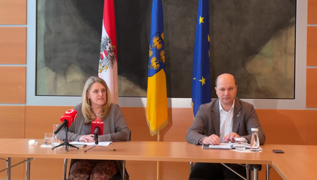 Nach der Lagebesprechung: Landesrätin Königsberger-Ludwig und NÖ Gemeindebundpräsident Hannes Pressl | Foto: Zeiler