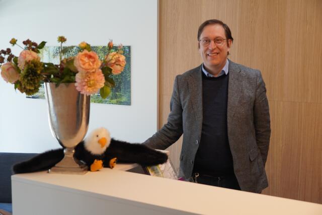 Simon Kastner kümmert sich in St. Johann um den regionalen Nachwuchs und setzt sich täglich mit seinen Problemen auseinander.  | Foto: Weiss