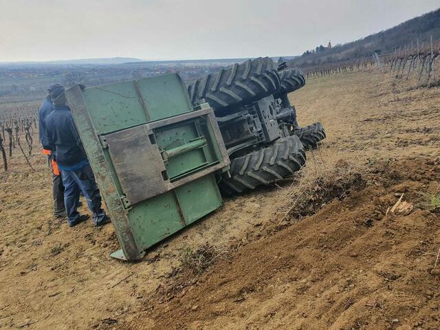 Nach dem Einsatz konnte der Landwirt seine Arbeit fortsetzen | Foto: FF Donnerskirchen