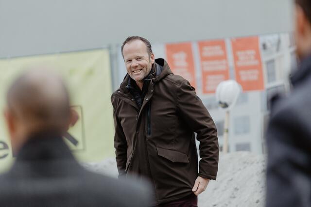 Michael Pilger, PILGER Immo GmbH, beim Spatenstich für das Bauprojekt in der Kufsteiner Marktgasse. Mit der Verwertung der Gewerbeflächen und neuen Wohnungen wurden die Immo-Profis von Tiroler Immobilien betraut.  | Foto: (C) Tiroler Immobilien
