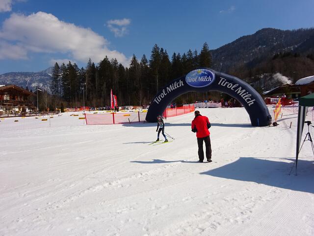 Zieleinlauf bei den Tiroler Biathlon-Schülermeisterschaften in Erpfendorf
