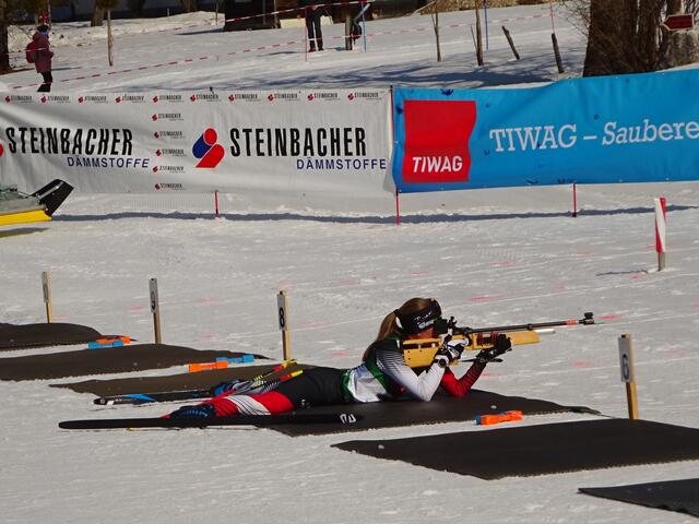 Konzentration am Schießstand beim Biathlon Austria Cup in Erpfendorf 