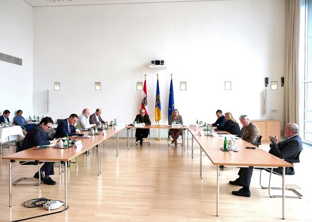 Lagebesprechung zum Thema Corona | Foto: NLK Pfeiffer