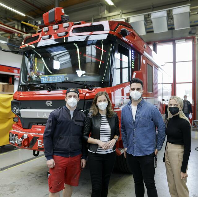 Für Staatssekretärin Claudia Plakolm ist eine abgeschlossene Lehre eine Eintrittskarte in ein erfolgreiche Berufsleben. | Foto: BKA/Andy Wenzel 