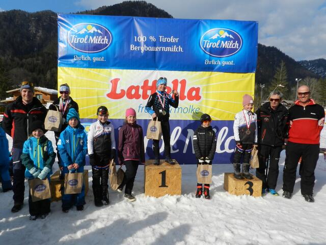 Siegespodest K10: Hannah Danzl (2./SV Erpfendorf), Eva-Maria Foidl (1./SC St.Ulrich/P.), Nina Holzknecht (3./LLC Längenfeld)