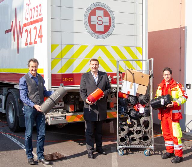Die FPÖ Linz spendet an Aktion des Arbeitersamariterbundes „Hilfe für Ukraine“. | Foto: Samariterbund Landesverband OÖ