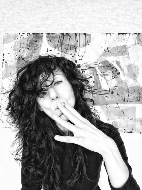 Die Künstlerin Manuka Genialis bzw. ihre Werke sind aktuell in der Gallery to go in Thal zu sehen. | Foto: Privat