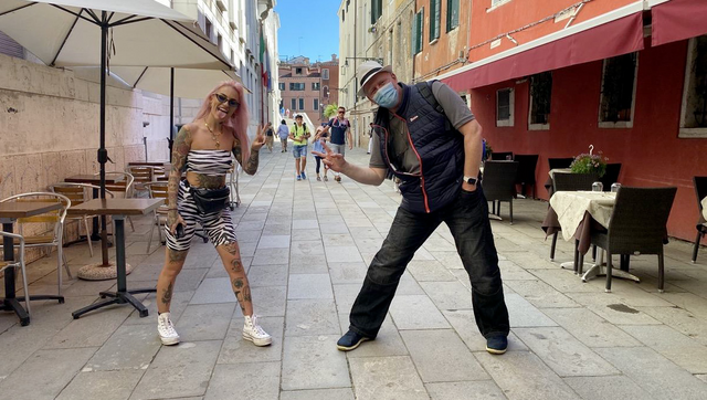 Die Influencerin Claudia Sampanis in Venedig. | Foto: AVG Filmproduktion e. U.