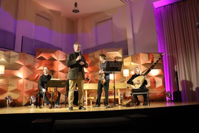 Wolfgang Unterberger, Obmann der Innsbrucker Abendmusik, freute sich über das "Meister-Quartett". | Foto: Anna Wieser