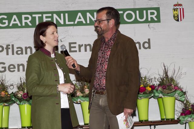 Karl Ploberger führte durch den Abend und durfte unter anderem auch Agrar-Landesrätin Michaela Langer-Weninger (VP) in St. Marienkirchen/Polsenz begrüßen. | Foto: Gerhard Schrödl
