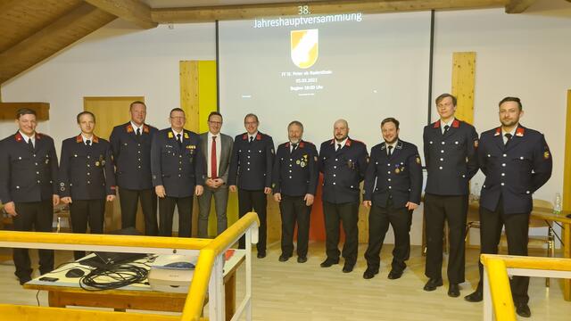 Mitglieder der FF St. Peter ob Radenthein mit Bürgermeister Michael Maier | Foto: FF St. Peter ob Radenthein