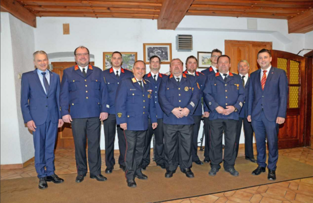 Die Freiwillige Feuerwehr Köstenberg leistet großartige Arbeit. Dafür dankte Veldens Bürgermeister ihnen persönlich.  | Foto: FF Köstenberg