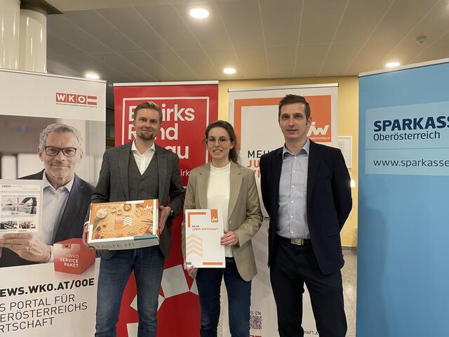 Michael Wimmer (Junge Wirtschaft Perg), Anika Seibezeder, Hannes Riegler (Sparkasse OÖ)