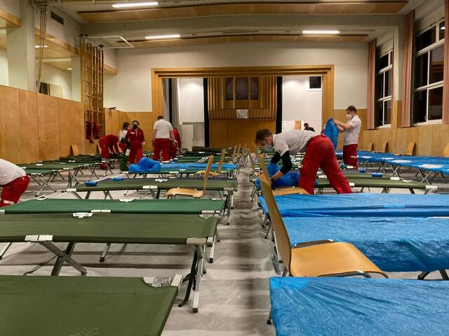 In der alten Volksschule in Engelhartszell wurde kurzerhand ein Pufferquartier für Ukraine-Flüchtlinge vorbereitet. | Foto: Rotes Kreuz Schärding