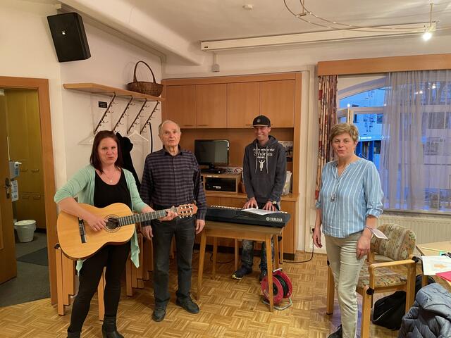 In Mühlau wird schon musiziert und gesungen. | Foto: Michael Steger