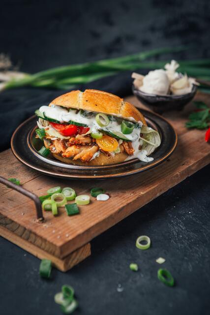 Den Kebap gibt es in drei verschiedenen Geschmacksrichtungen.  | Foto: Florence Stoiber