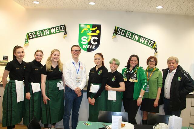 Das Team rund um die HLW Weiz war für die beste Verpflegung im VIP Club verantwortlich. | Foto: RegionalMedien Hofmüller