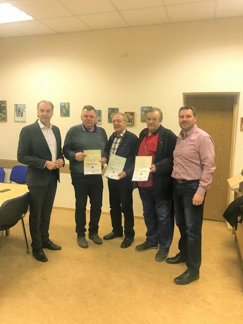 Langjährige SPÖ-Mitglieder in Schandorf geehrt: LR Leonhard Schneemann, Herbert Potzmann, Rudolf Gabriel, Gottfried Fleischakker und OPV Bgm. Werner Gabriel | Foto: SPÖ Schandorf