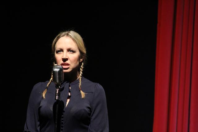 Reduziert, klar und stark: Nina Proll im Musiksommer Bad Schallerbach mit "FRAUEN.texte - Mädchen.LIEDER" | Foto: Christina Gärtner