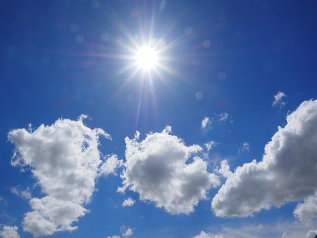 Es wird leicht sonnig. Ab und zu zeigen sich auch Wolken.  | Foto: Pixabay