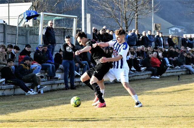 Wetter, Zuschauerkulisse passten. Das Ergebnis von 4:4 wurde bei den Fußballclubs verschieden beurteilt. | Foto: Schwaighofer