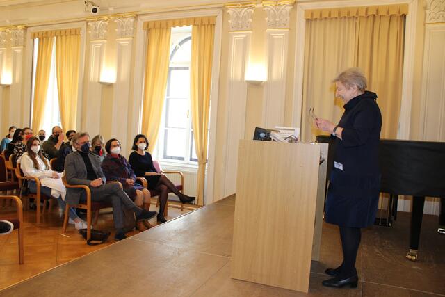 Maria Ettl, Leiterin des Bezirksmuseum Josefstadt, lud am 13. März zum Tag der Bezirksmuseen. | Foto: Sabine Ivankovits