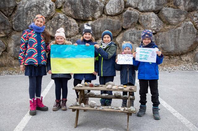 Mavie, Oskar, Florian, Maja, Sophie, Theresa und Magdalena haben mit ihrem Einsatz geholfen. | Foto: Caritas