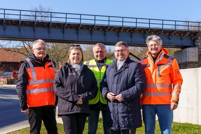Projektleiter Friedrich Herndler, GF Barbara Komarek, Projektleiter,  Werner Penaso, LR Ludwig Schleritzko und Projektleiter Friedrich Müller | Foto: NB/Kerschbaummayr