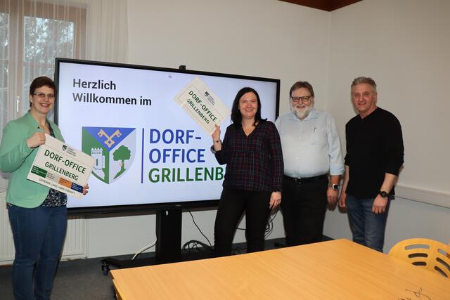Bürgermeisterin Michaela Schneidhofer mit den Gemeinderäten Bettina Garherr und Karl Ganneshofer sowie Ortsvize Hubert Karl. | Foto: Manfred Wlasak