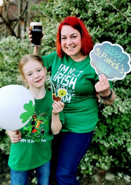 Ludwig und Julia lieben Irland, deshalb feiern sie jedes Jahr den "St. Patrick’s Day". | Foto: Nußbaumer
