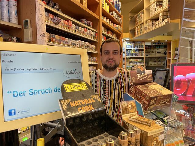 Mario Reitermeyer sucht einen Nachfolger oder eine Nachfolgerin für seine Trafik am Neubau.  | Foto: Tobias Schmitzberger