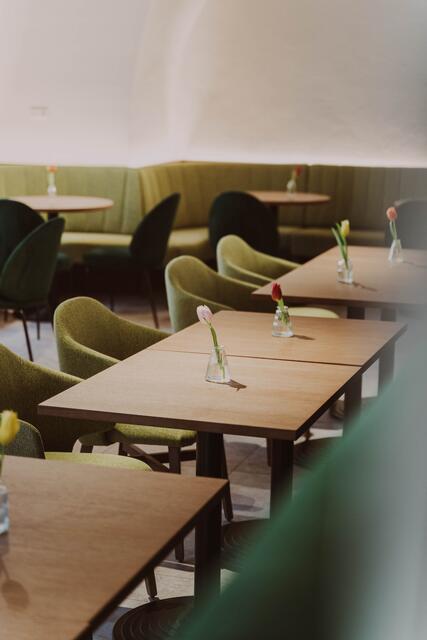Das Restaurant lädt zum Wohlfühlen ein. | Foto: Burghotel Schlaining