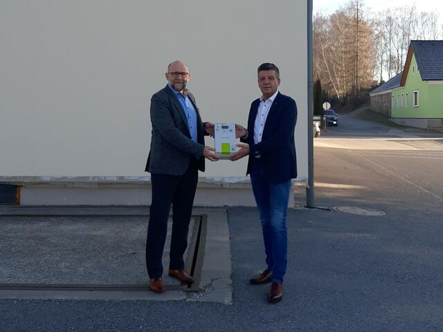 Bürgermeister Roland Datler (l.) und Walter Trachsler, Leiter des Netz NÖ Service Centers Waidhofen | Foto: Netz NÖ