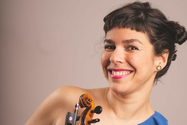 Yanet Infanzòn bringt mit Ihrer Violine und ausdrucksstarken Stimme die Musik ihrer Heimat Kuba nach Leibnitz. | Foto: Simon Reithofer