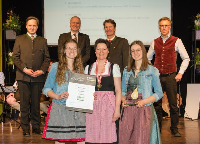 "Öl-Kaiser": Familie Altmüller aus Gnas.  | Foto: Roschmann