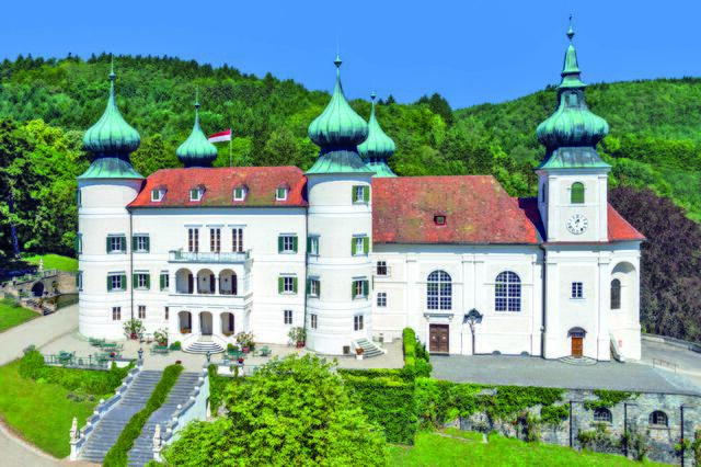 Schloss Artstetten: Hier ruht in seiner Gruft Erzherzog Franz Ferdinand. Seine Ermordung löste den Ersten Weltkrieg aus. | Foto: Schloss Artstetten/M. Haslinger
