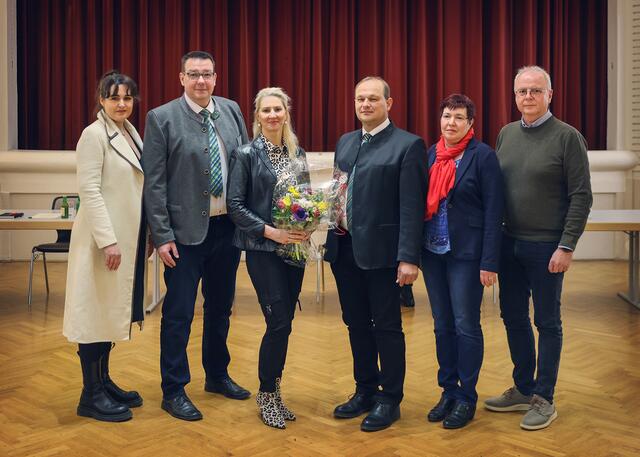 Finanzreferentin Marija Maric, der 1. Vizebürgermeister Alfred Zaruba, Südoststeiermarks Bezirkshauptfrau Elke Schunter-Angerer, Bürgermeister Klaus Strein, die 2. Vizebürgermeisterin Gerda Minauf und Stadtrat Bernd Frohnwieser (v.l.) | Foto: De Monte