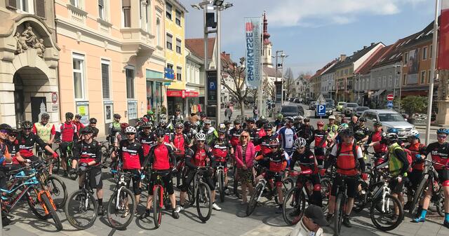 Die Stoahupfa starten in die Mountainbike-Saison und tun dabei noch Gutes. | Foto: Stoahupfa