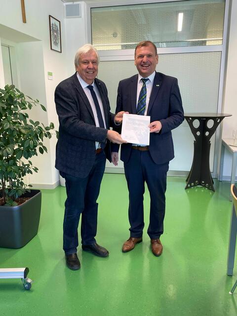 Bildungsdirektor Johann Heuras und Andreas Bugl | Foto: HTL St. Pölten