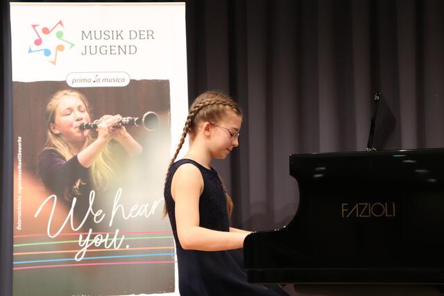 Junge oberösterreichische Musiktalente wie Lara Sophie Hanusch von der Landesmusikschule Großraming zeigten in Eferding ihr Können. | Foto: MDJ