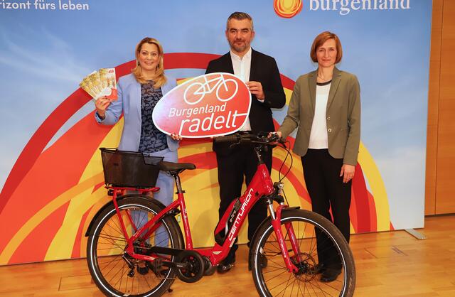 Einen Urlaub und einen 500 Euro Gutschein bekommt der Gewinner | Foto: Landesmedienservice Burgenland