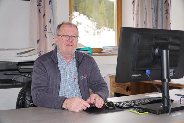 Walter Zobl steht am Anfang seiner sechsten Amtszeit. Er ist der dienstälteste Bürgermeister im Bezirk Reutte. | Foto: Reichel