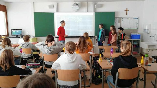 Die Schüler aus den Primar- und Sekundarstufen haben im Sommer die Möglichkeit versäumten Stoff nachzuholen und aufzufrischen. | Foto: Privat