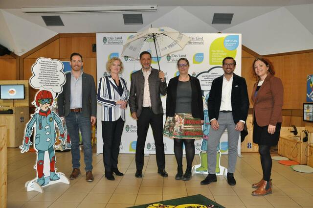 Bei der Eröffnung: Friedrich Hofer, Klimabündnis Steiermark, NRAbg. Karin Greiner, Bgm. Harald Mulle, Vize-Bgm. Johanna Tentschert, Jörg Ehtreiber, Kindermuseum Frida&amp;Fred, LTabg. Conny Schweiner | Foto: Marktgemeinde Gratwein-Straßengel