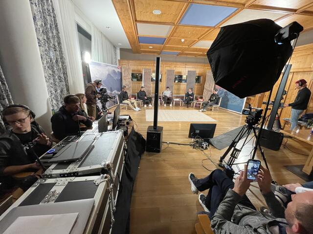 Hochkarätige Gesprächstunde im TUI Blue; der "Talk" wurde auch live im Internet gestreamt. | Foto: Kogler