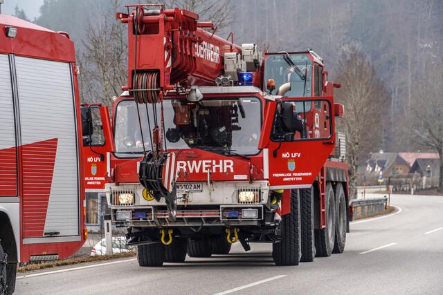 Ein Kleintransporter musste in Lunz am See geborgen werden. | Foto: Doku NÖ